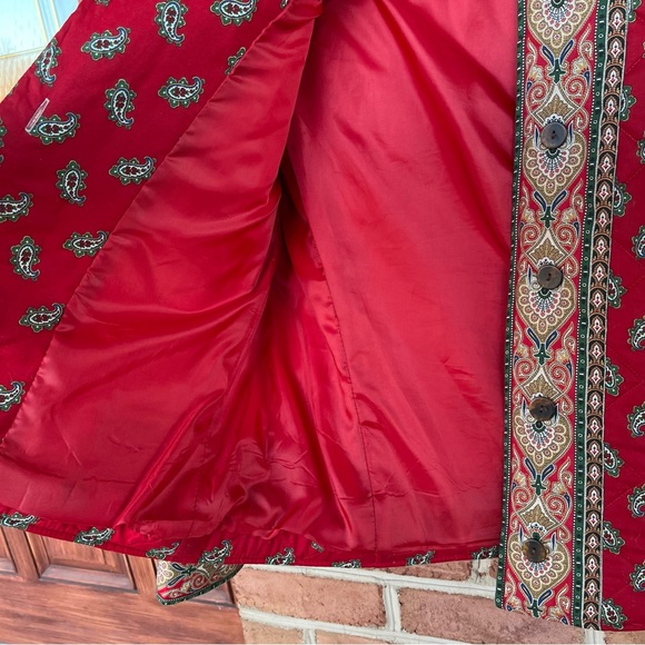 Red Vera Bradley button down jacket excellent condition. Size medium - Picture 5 of 11